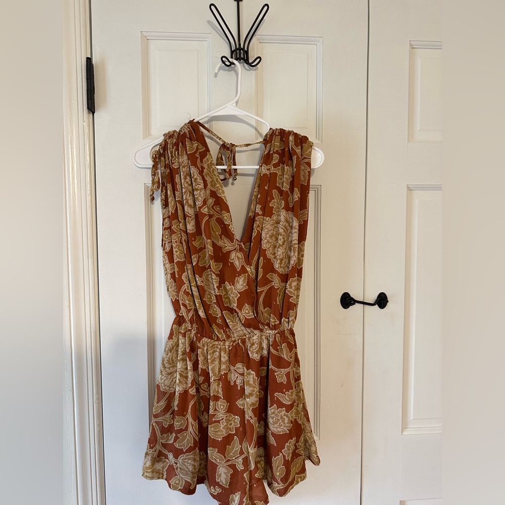 Dress Forum Orange Metallic Floral Romper - Size S